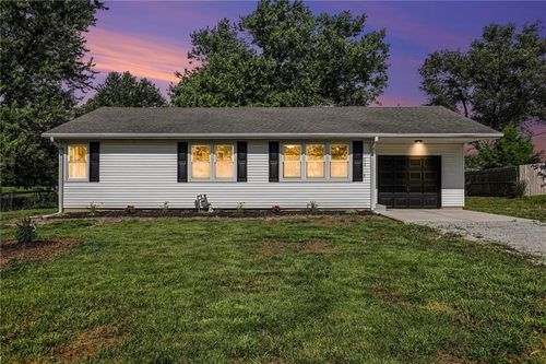242 S Raum St, Lawson, MO, 64062-9325 | Card Image