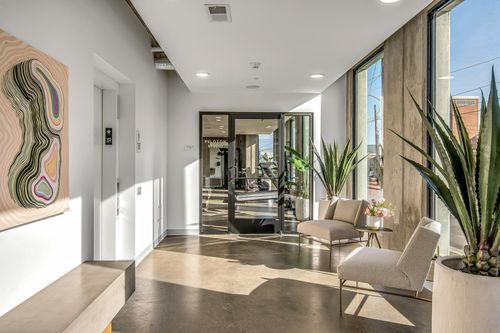 511-806 Olympic St, Nashville, TN, 37203-5711 | Card Image