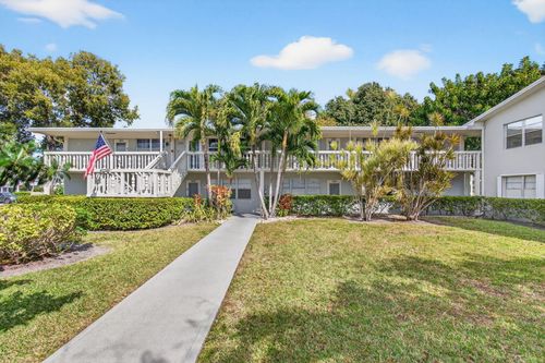 247 Ventnor R, Deerfield Beach, FL, 33442-2461 | Card Image