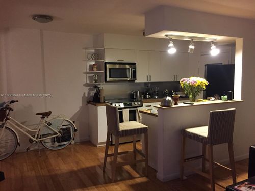 apt-309-949 Pennsylvania Ave, Miami Beach, FL, 33139-5476 | Card Image