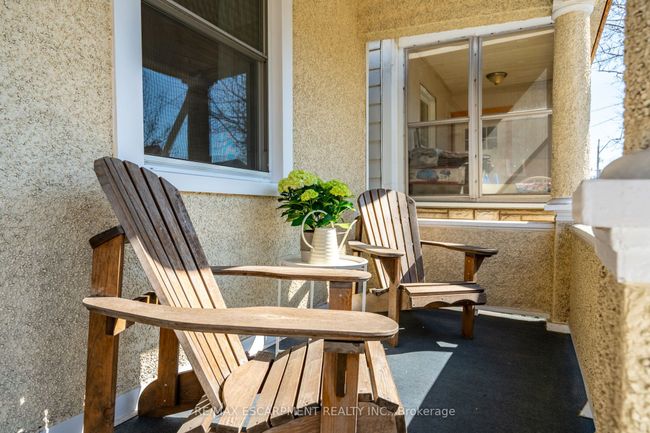 114 London St N, House other with 3 bedrooms, 2 bathrooms and 2 parking in Hamilton ON | Image 5