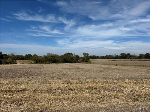 11 Golden Ln, Wentzville, MO, 63385-5086 | Card Image