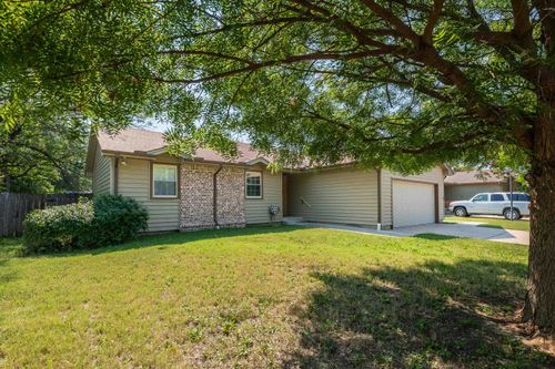 5635 E 39th St N, Bel Aire, KS, 67220-1963 | Card Image