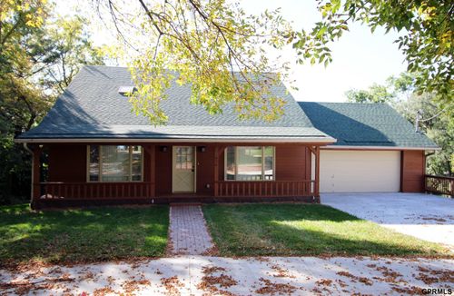 916 Bellevue Boulevard N, Bellevue, NE, 68005 | Card Image