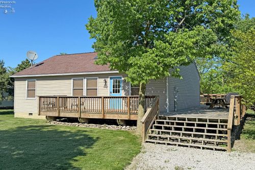 205 Lower Cliff Dr, Kelley's Island, OH, 43438-6557 | Card Image