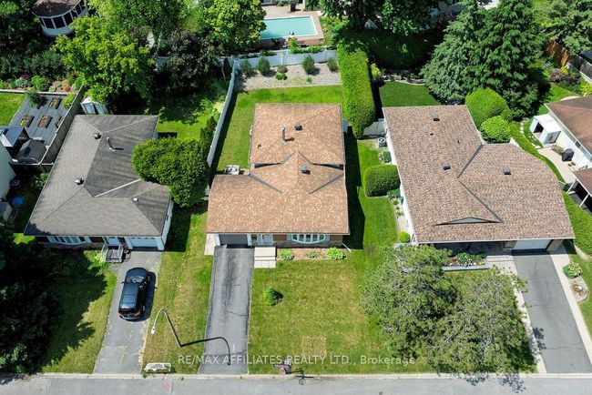 22 Red Maple Cres, House other with 3 bedrooms, 1 bathrooms and 2 parking in Gloucester ON | Image 5