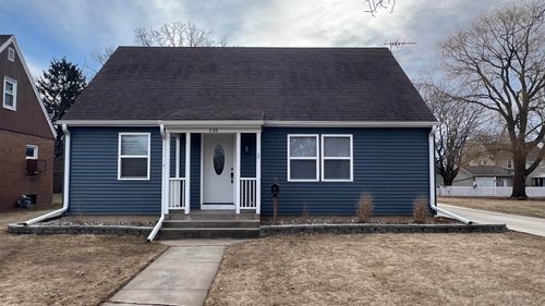 236 S Chestnut Ave, New Hampton, IA, 50659-2108 | Card Image