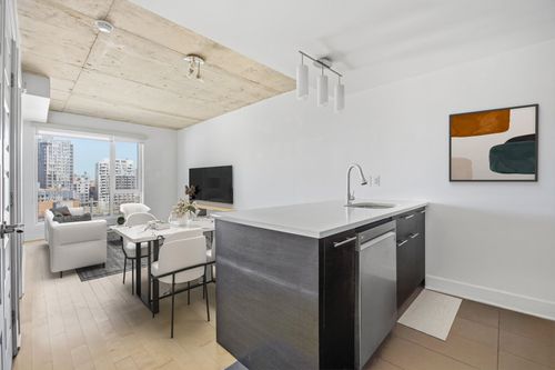 904-1045 Rue Wellington, Montréal (Le Sud-Ouest), QC, H3V1V6 | Card Image