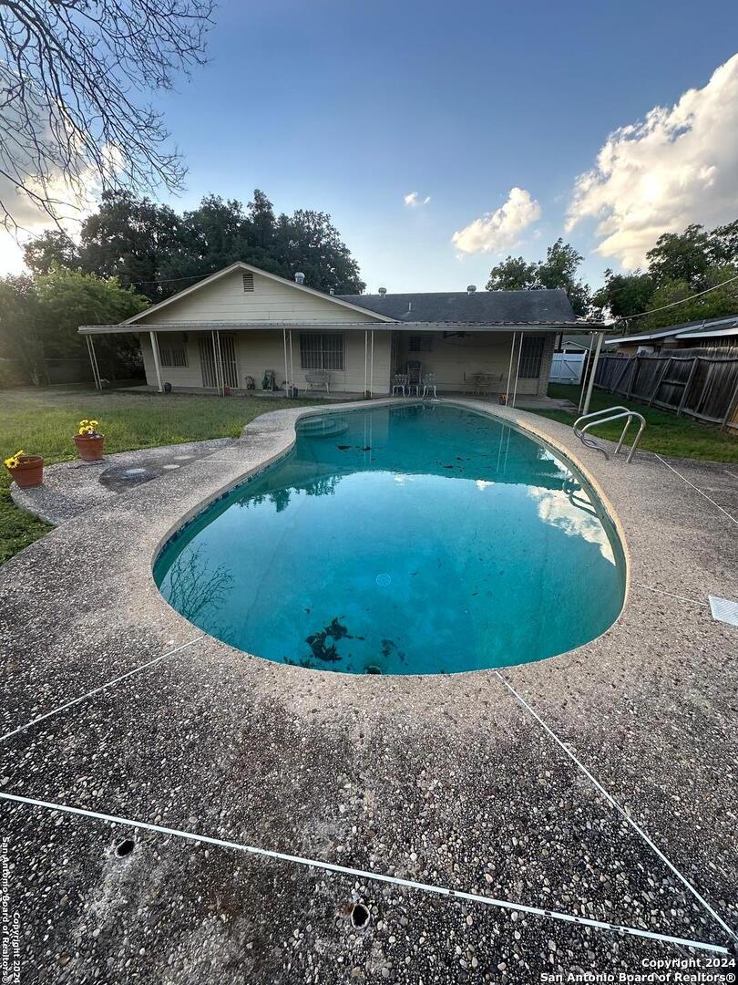 Jarbet Dr, San Antonio, TX 78220