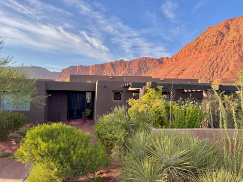 384 W Brittlebush Way, Ivins, UT, 84738-6588 | Card Image