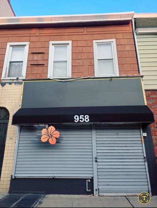 958 Summit Ave, Jersey City, NJ, 07307-3616 | Card Image