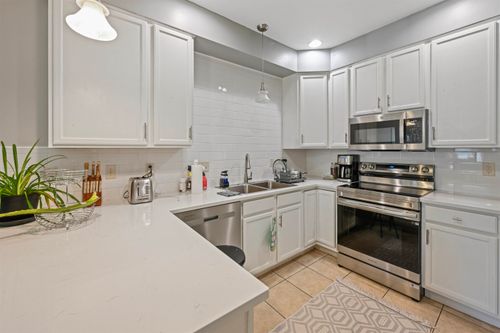 8-1044 North Ave, Burlington, VT, 05408-2755 | Card Image