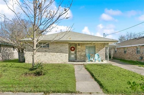 7813 Marquis St, New Orleans, LA, 70128-1821 | Card Image