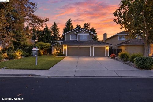 427 White Oak Ct, Oakley, CA, 94561-4213 | Card Image