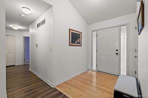 852 Faith Ct, Milan, MI, 48160-1577 | Card Image