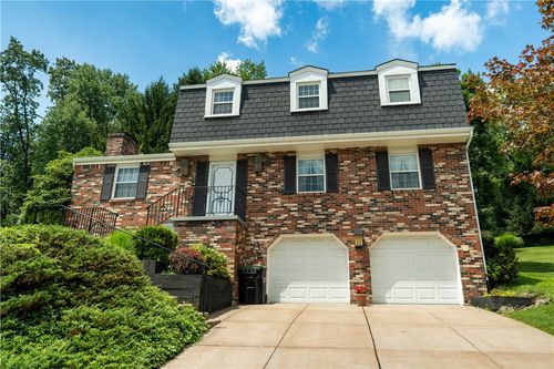 8229 E Van Buren Dr, Pittsburgh, PA, 15237-4405 | Card Image