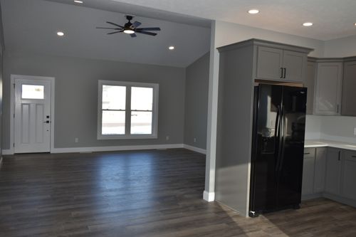 225 S Pine St, El Paso, IL, 61738 | Card Image