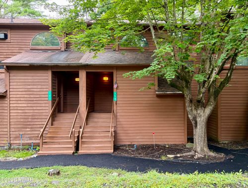 159 Stream Ct, Bushkill, PA, 18324-8715 | Card Image