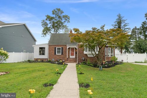 910 S Fairview St, Riverside, NJ, 08075-3746 | Card Image