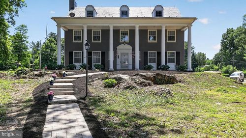 808 Walnut Ln, CARLISLE, PA, 17013-3547 | Card Image