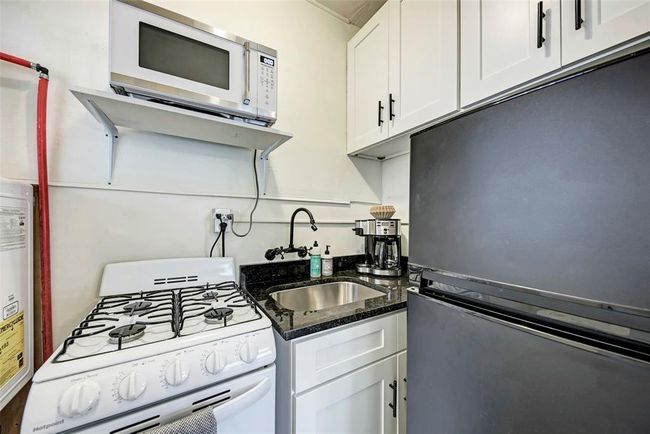 APT-6 - 915 W 21 St St, Condo with 0 bedrooms, 1 bathrooms and 1 parking in Austin TX | Image 6