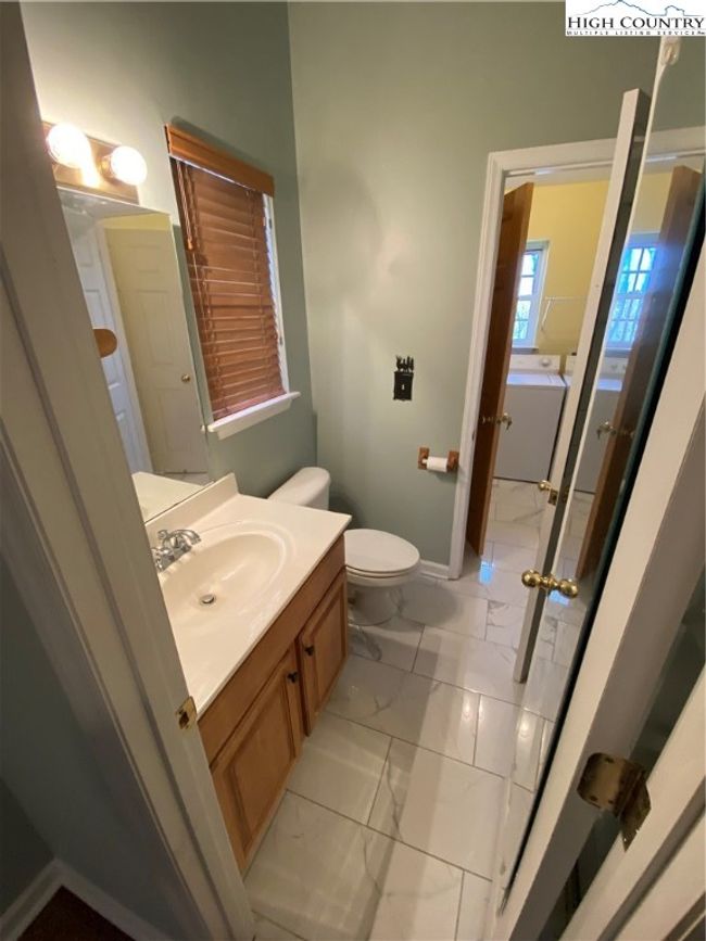 Bathroom 1 | Image 5