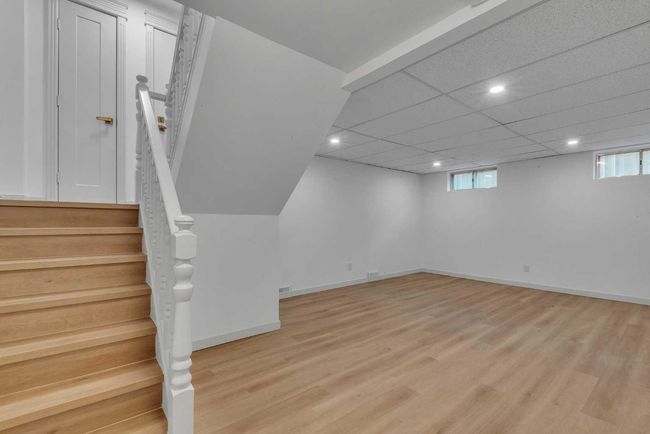 116 Strathcona Close Sw, House other with 4 bedrooms, 4 bathrooms and 4 parking in Calgary AB | Image 24