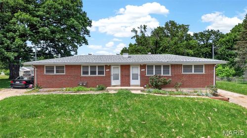 9151 Ramona Ave, Saint Louis, MO, 63121-4002 | Card Image