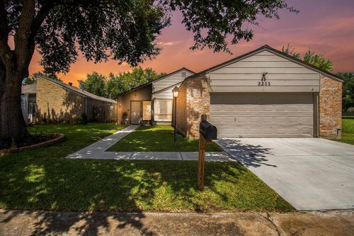2211 Cottonwood Ct, Missouri City, TX, 77459-2134 | Card Image