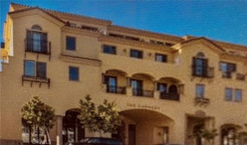unit-2224-130 N Garden St, Ventura, CA, 93001-2558 | Card Image