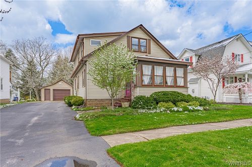 297 Pine St, Lockport, NY, 14094-4928 | Card Image