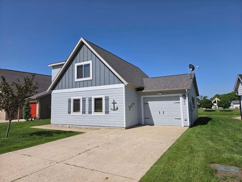 290 240th Ave, Arnolds Park, IA, 51331 | Card Image