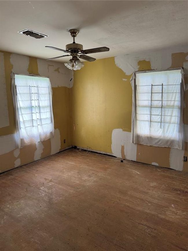 5050 Nassau Rd, House other with 3 bedrooms, 2 bathrooms and 1 parking in Houston TX | Image 5