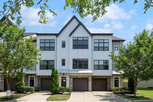 171 Stonecrest Dr, Nashville, TN, 37209-5237 | Card Image