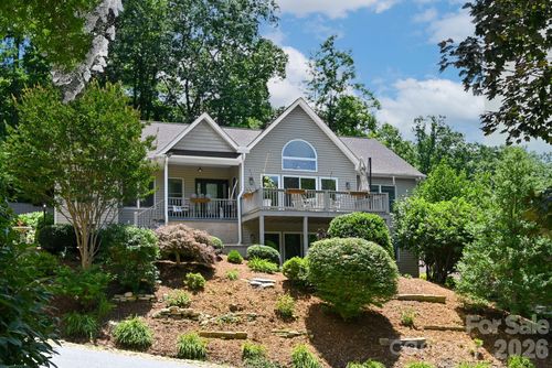 77 Carriage West Dr, Hendersonville, NC, 28791-1490 | Card Image