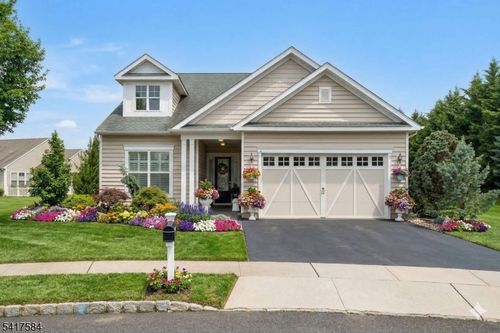 4 Citadel Cir, Monroe Twp, NJ, 08831-5879 | Card Image