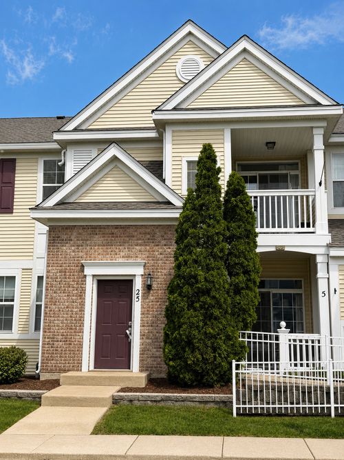 25-2225 Aurora Dr, Pingree Grove, IL, 60140-6432 | Card Image