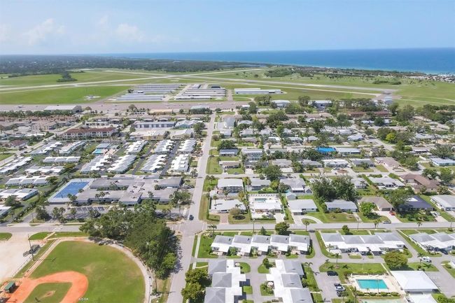 1060 - 1060 Cockrill St, House other with 2 bedrooms, 2 bathrooms and null parking in VENICE FL | Image 33