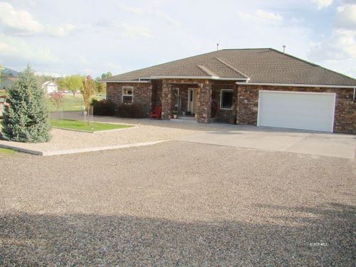 279 Lakeport Ln, Spring Creek, NV, 89815-5122 | Card Image