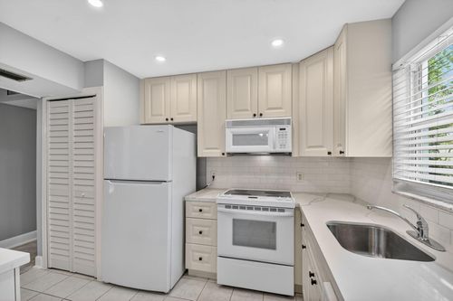 2-310 S J St, Lake Worth Beach, FL, 33460-4570 | Card Image