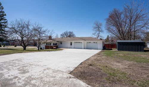 420 James St, Detroit Lakes, MN, 56501-4009 | Card Image