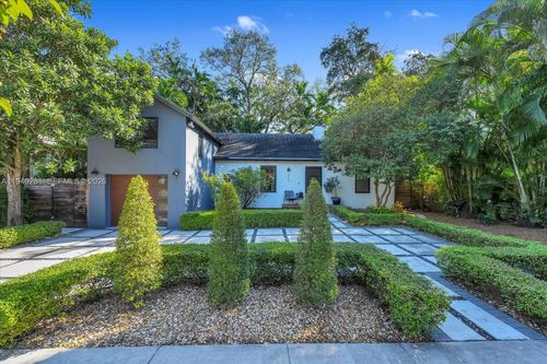 8225 Ne 8th Ct, Miami, FL, 33138-4103 | Card Image