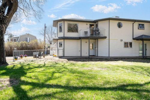 167 3 St Ne, Medicine Hat, AB, T1A5M2 | Card Image