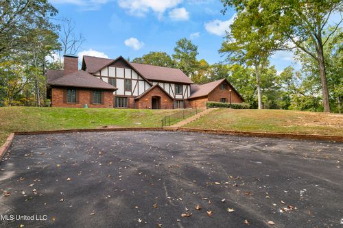 1609 Linda Dr Sw, Clinton, MS, 39056-3113 | Card Image