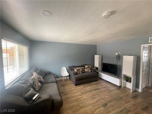 c17-501 S Maryland Parkway, Las Vegas, NV, 89101 | Card Image