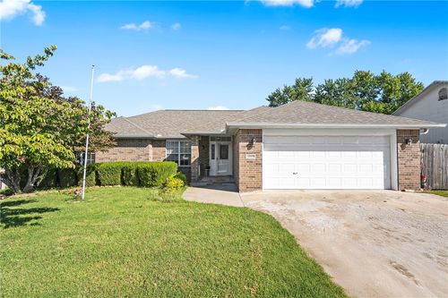 1009 E Linden St, Rogers, AR, 72756-0546 | Card Image