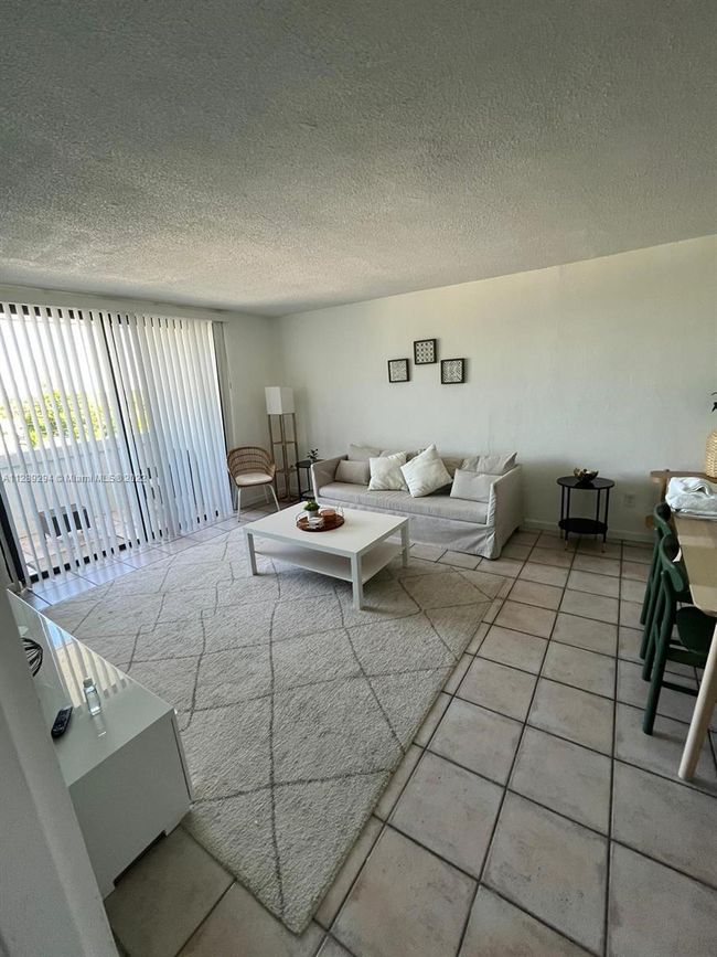 APT-302 - 2345 Ne 135 Th St, Condo with 1 bedrooms, 1 bathrooms and null parking in North Miami FL | Image 8