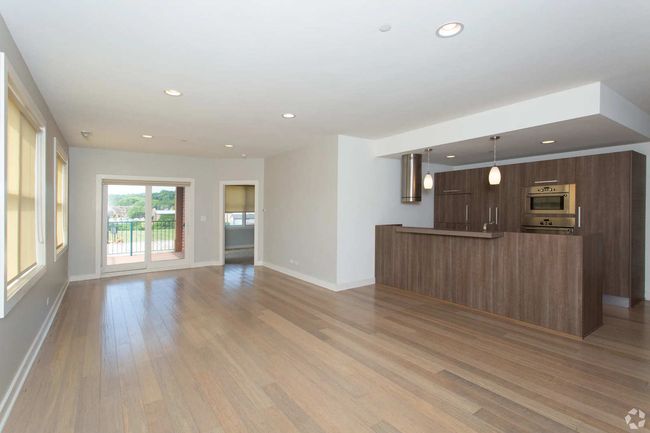 APT-311 - 1 N Main St, Condo with 1 bedrooms, 1 bathrooms and 1 parking in Algonquin IL | Image 6