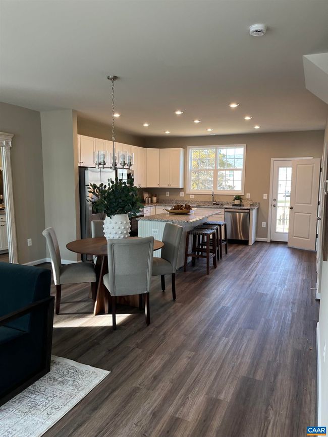 409 Willowshire Ct, House attached with 3 bedrooms, 3 bathrooms and null parking in WAYNESBORO VA | Image 5