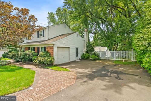13 Plymouth Ln, YARDLEY, PA, 19067-2705 | Card Image